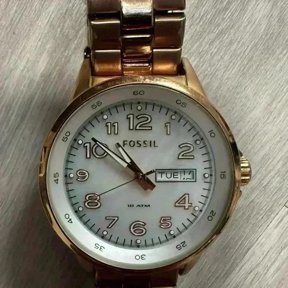 Fossil Rose Gold Watch 10ATM - Picture 4 of 15